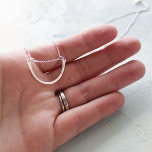 Minimalist arc necklace in Sterling Silver