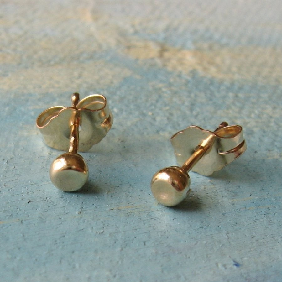 small gold studs - Gold Pebble Earrings ( 3mm ) - handmade gold stud earrings - gold earrings - simple gold stud earrings